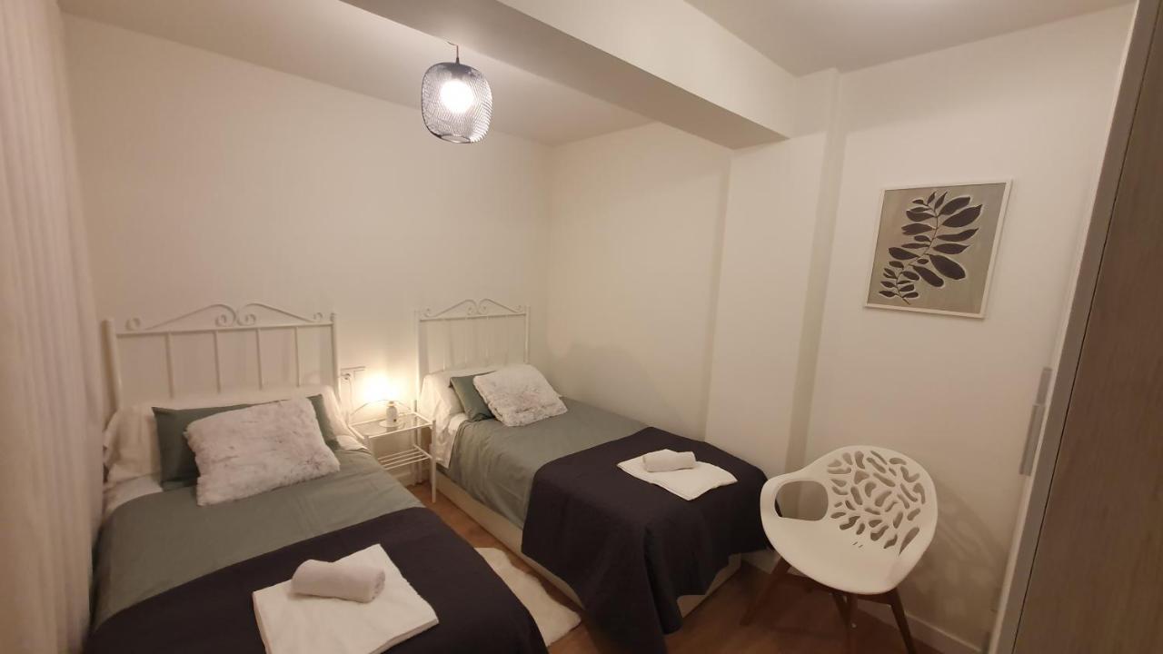 Auditorio Vicele - 2 Hab Y Sofa-Cama - Wifi - Vut-3692-As Oviedo Luaran gambar